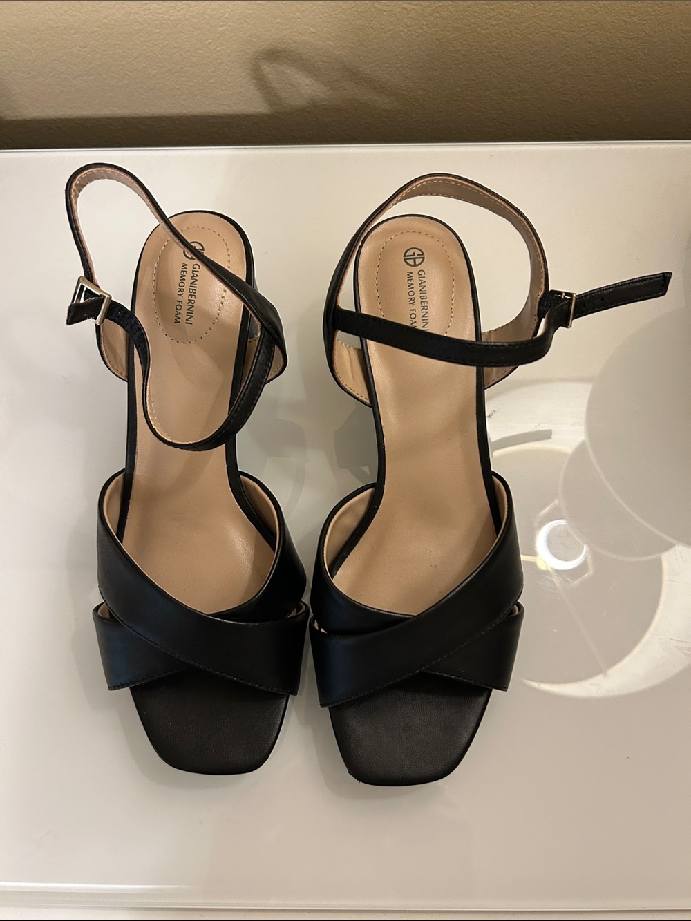 NWOB - Giani Bernini Black Leather Block Heel Sandals - Size 8.5